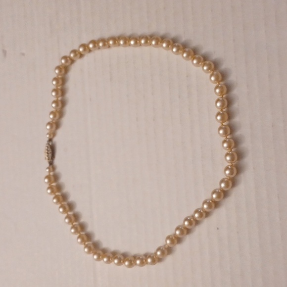 4/$40 Off-White Faux Pearl Necklace - Picture 1 of 4